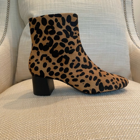 Violeta Womens Ankle Boots w Cheetah Cowhide / Side Zipper/Medium Heel /Size 8 - Picture 3 of 11